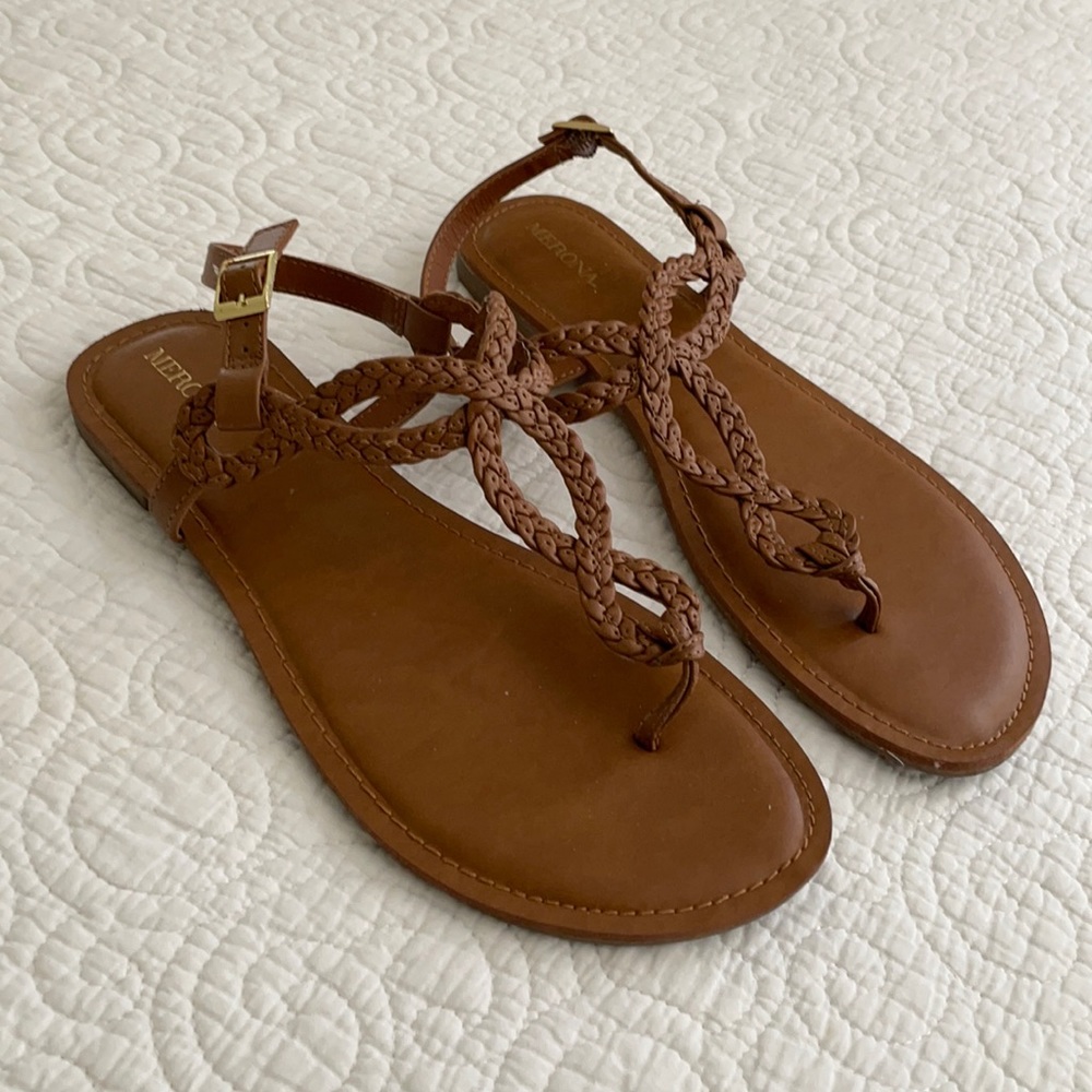 Merona cognac brown tan flat thong sandals sz 9.5
